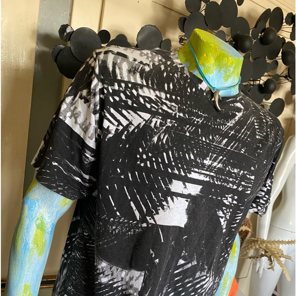 4th Dimension tee